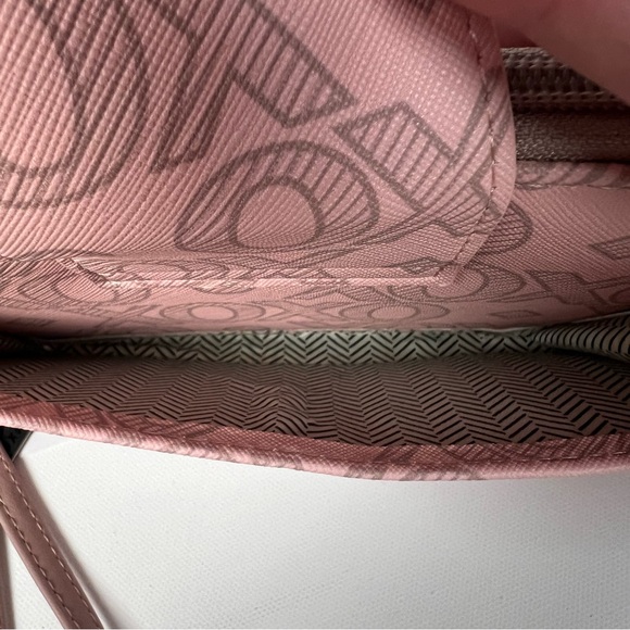 XOXO Pink Logo Wallet Clutch Wristlet NWT - Picture 5 of 11